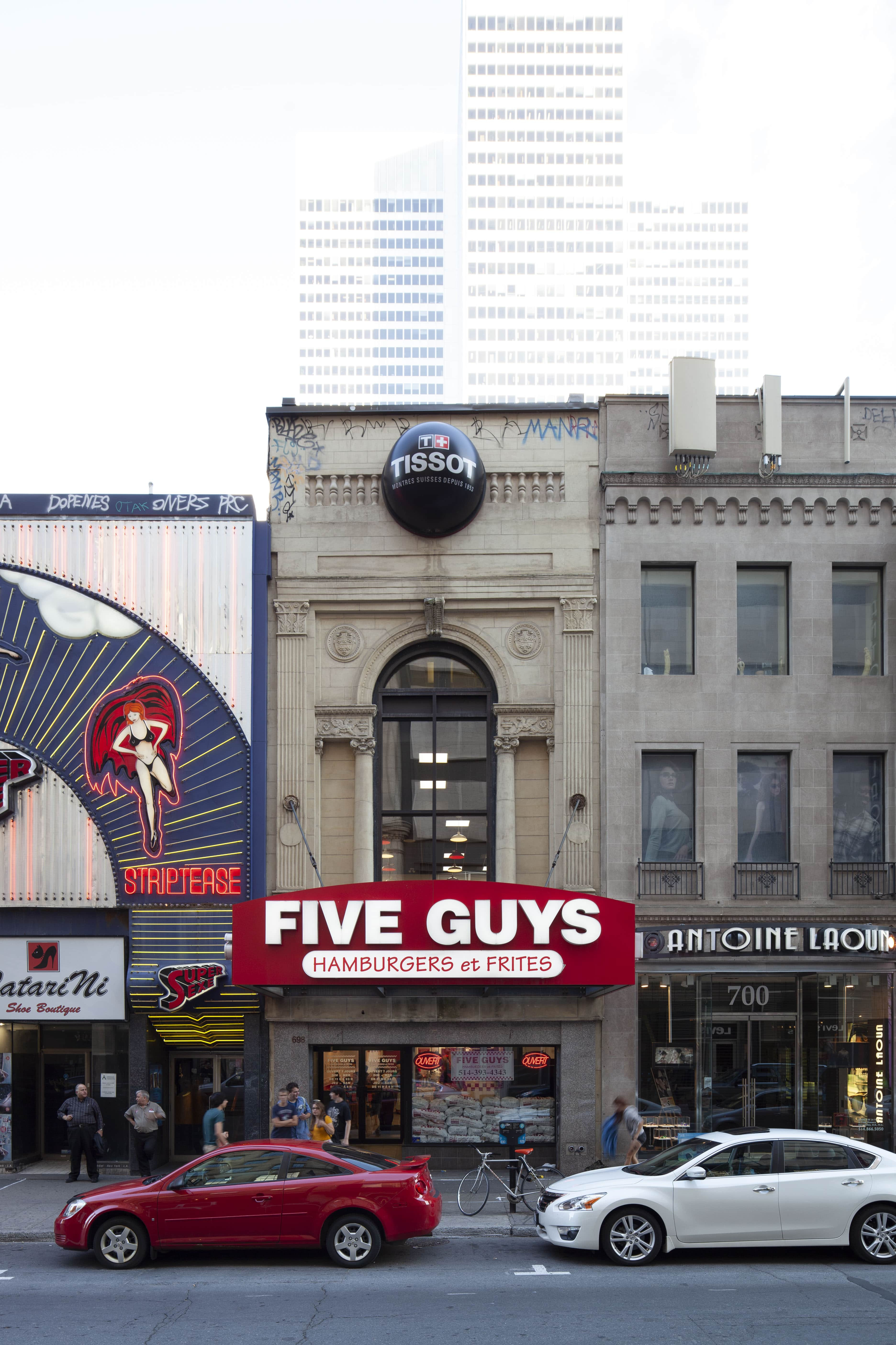 698 St Catherine W  1 Min