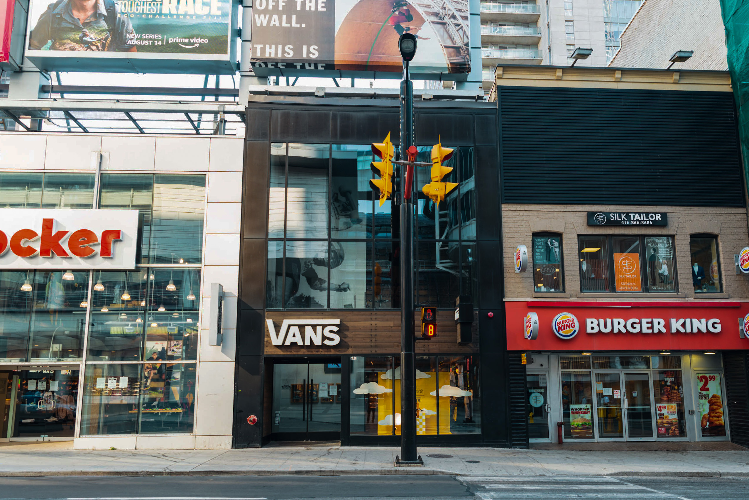 Vans store best sale yonge street